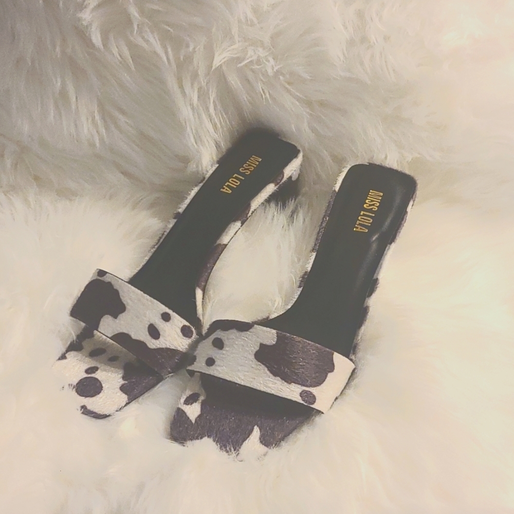 Cow 🐄 print sandals 🤍🤎🤍🤎